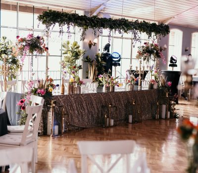 Heart mladenački stol - pogled na jezero