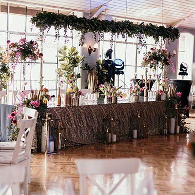 Heart mladenački stol - pogled na jezero